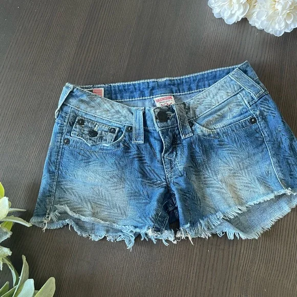 True Religion Shorts - Picture 1 of 8